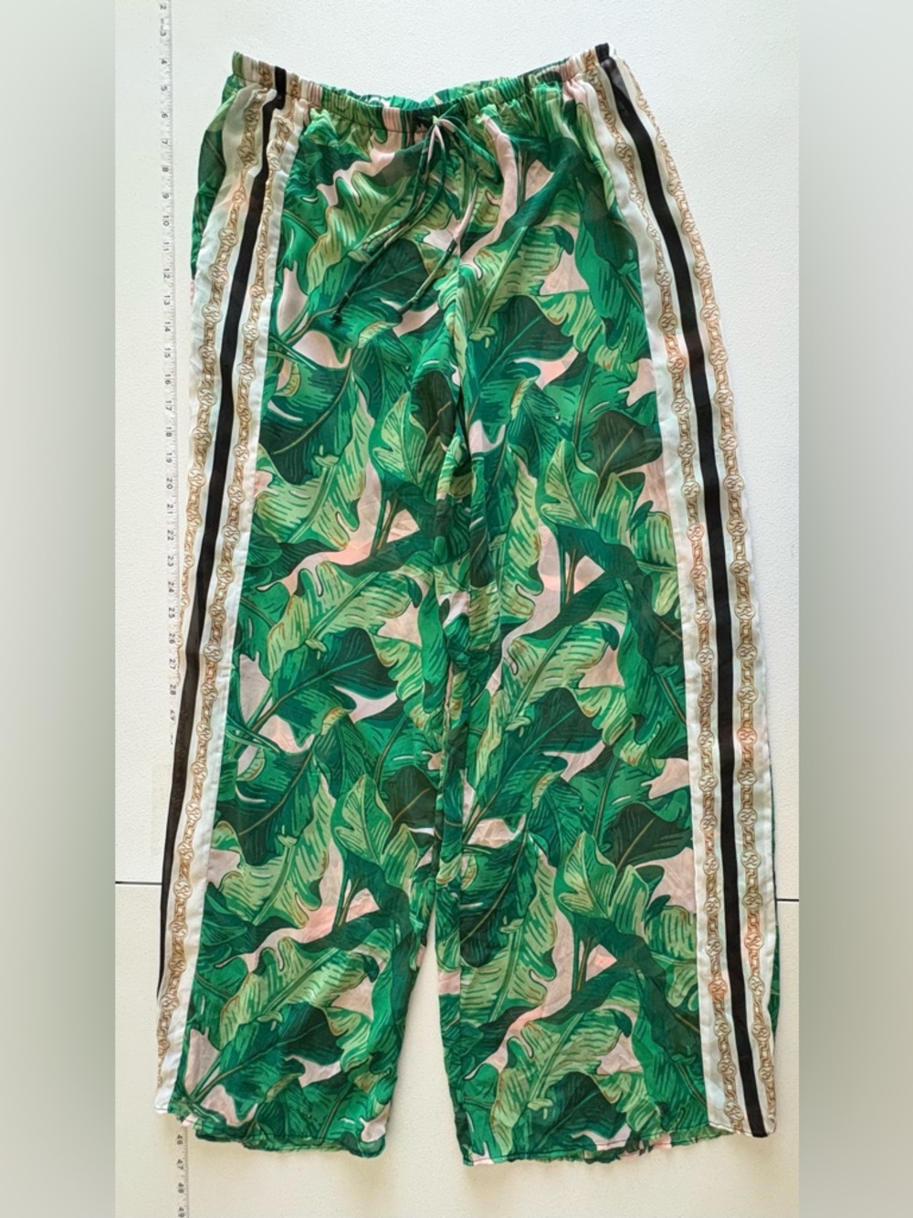 Small Victoria's Secret Green Tropical Leaf Swim Coverup Pants‎
